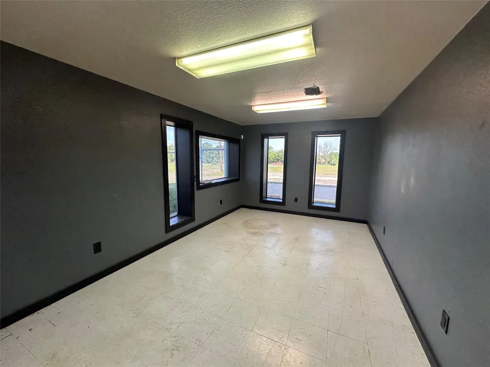 2013 W Us Highway 79 Buffalo, TX 75831