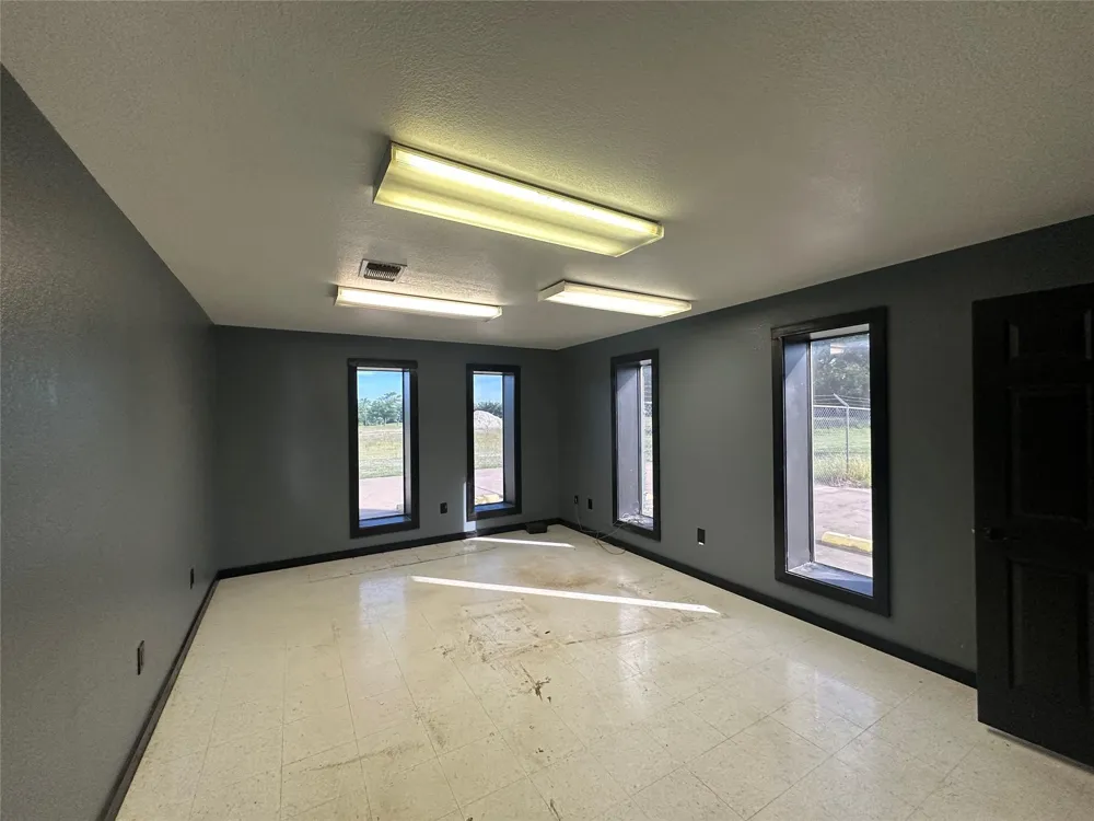2013 W Us Highway 79 Buffalo, TX 75831