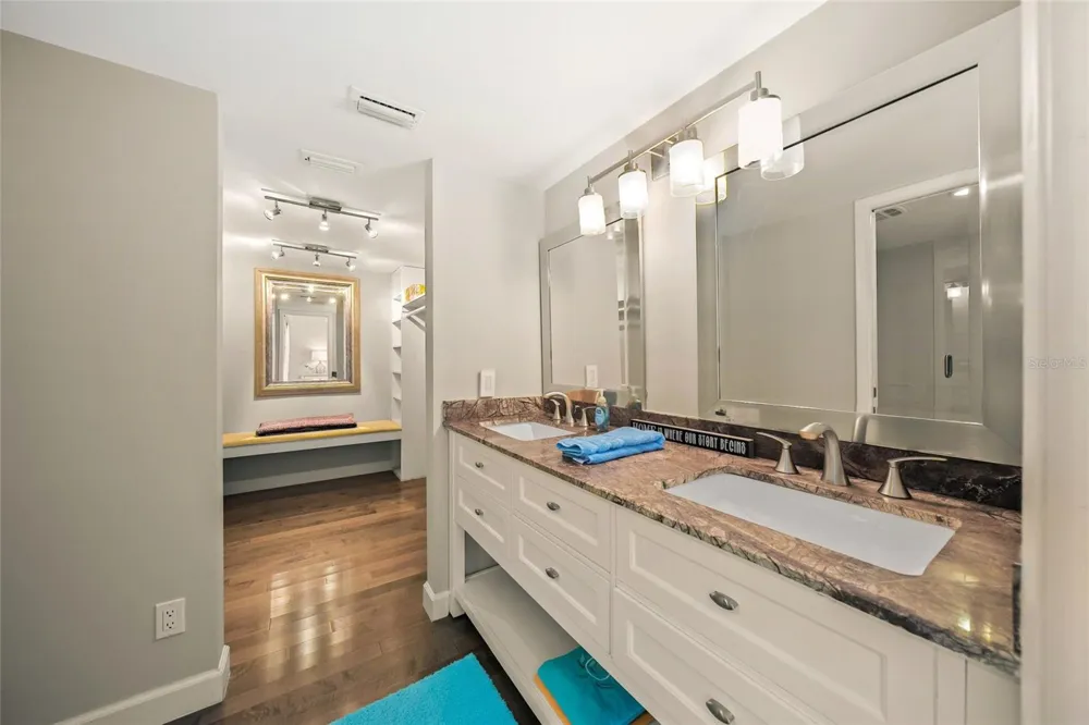 1256 RIEGELS LANDING DRIVE Sarasota, FL 34242