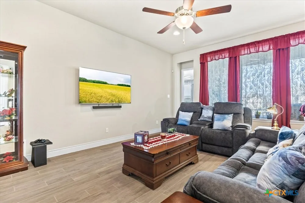 3034 Agar Park Bulverde, TX 78163
