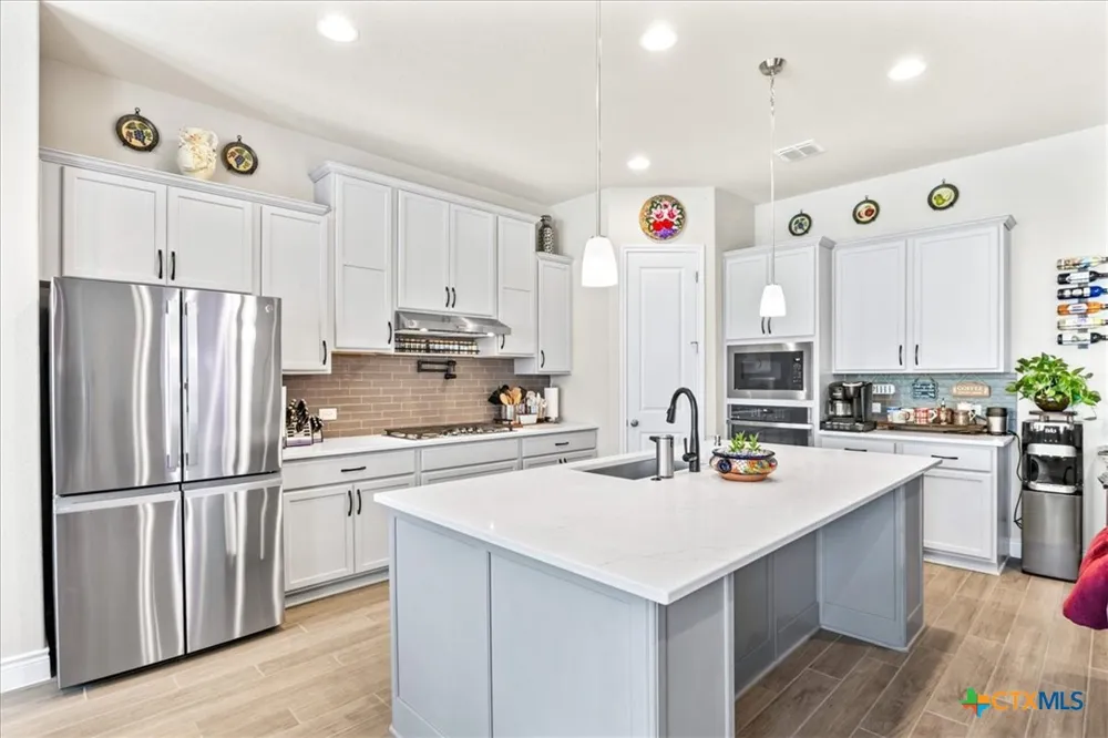 3034 Agar Park Bulverde, TX 78163