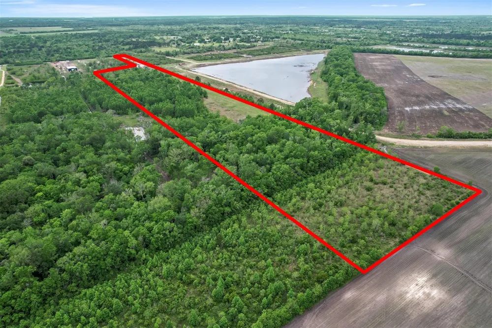 1369 County Road 486 Dayton, TX 77535