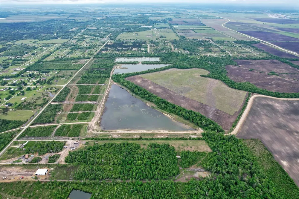 1369 County Road 486 Dayton, TX 77535