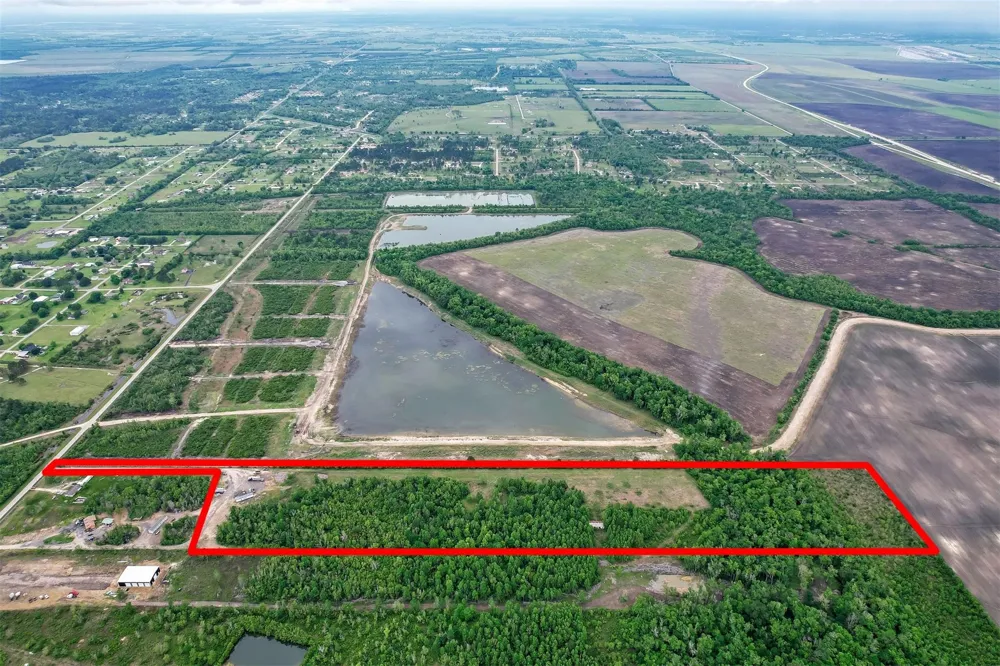 1369 County Road 486 Dayton, TX 77535