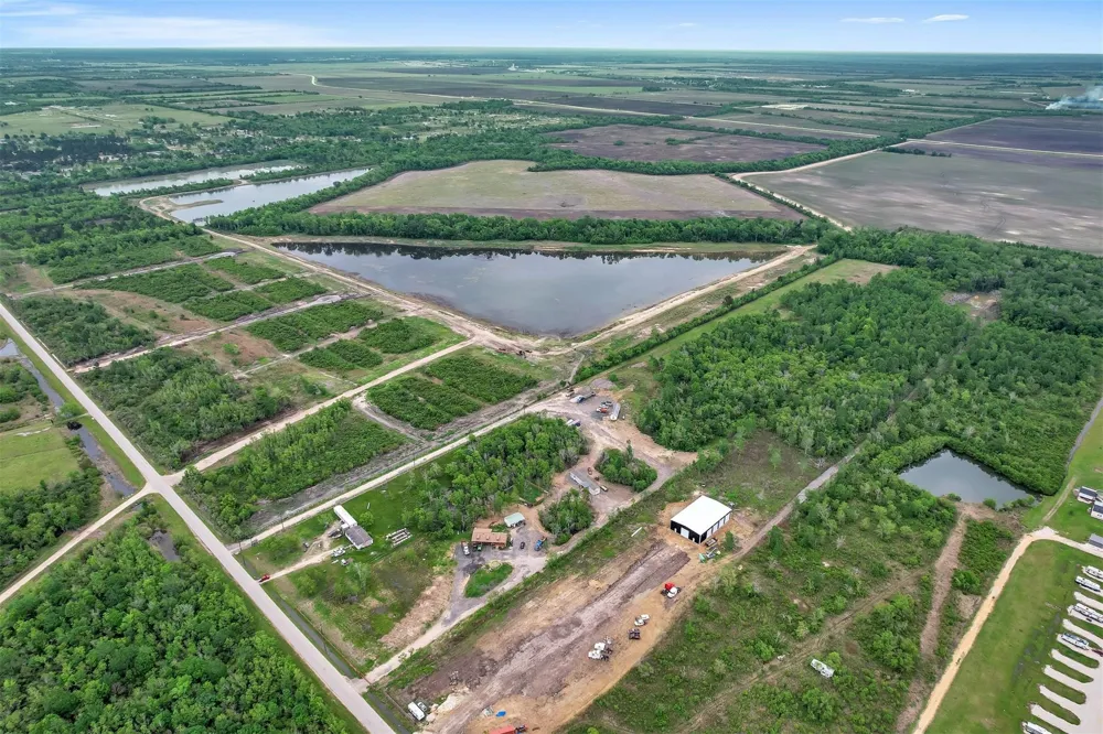 1369 County Road 486 Dayton, TX 77535