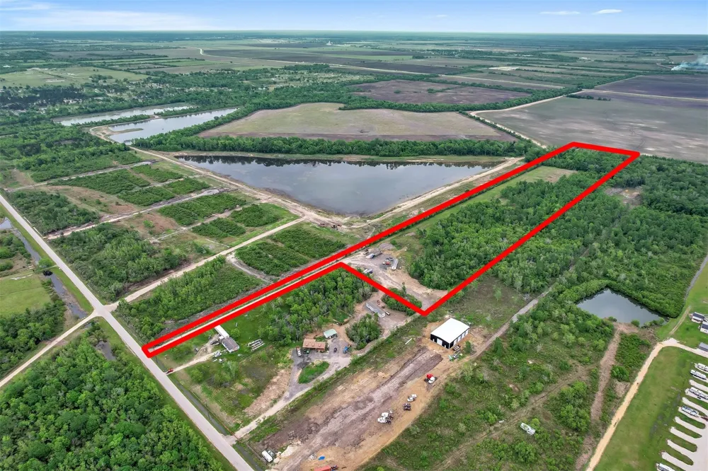 1369 County Road 486 Dayton, TX 77535