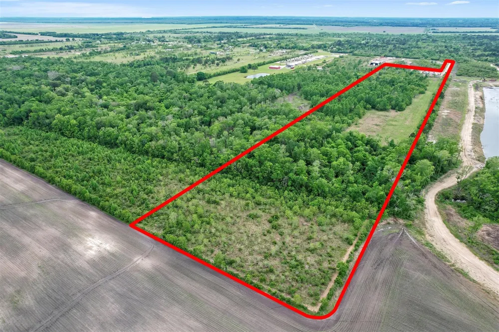 1369 County Road 486 Dayton, TX 77535