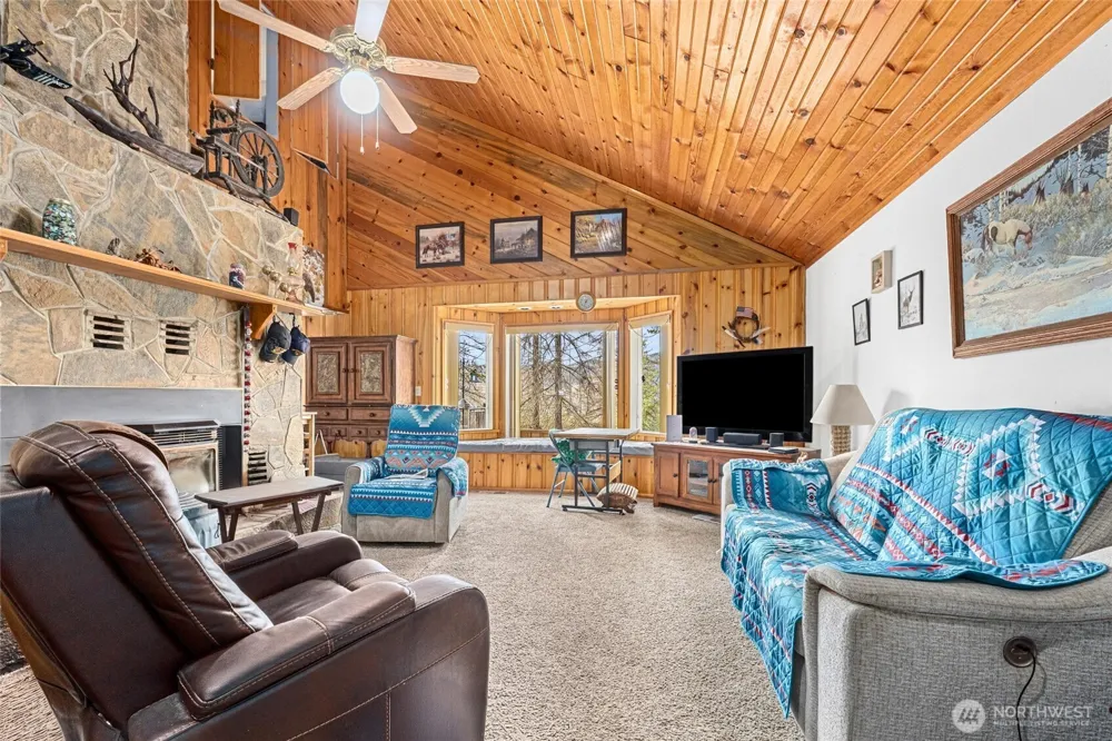 3442 Moore Road Kettle Falls, WA 99141