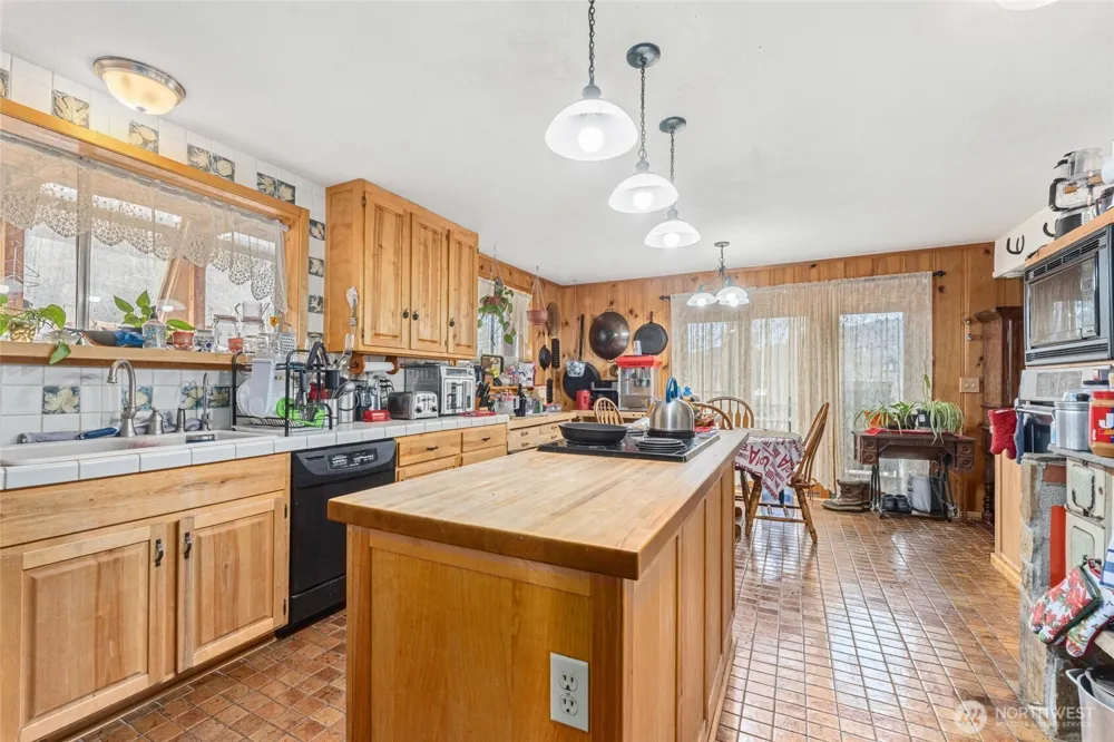 3442 Moore Road Kettle Falls, WA 99141