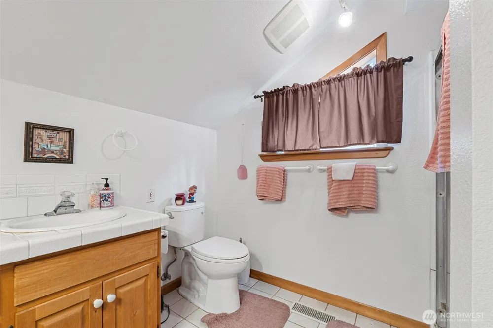 3442 Moore Road Kettle Falls, WA 99141