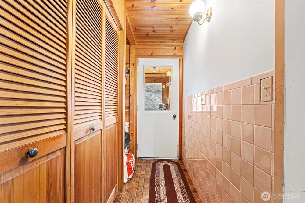 3442 Moore Road Kettle Falls, WA 99141