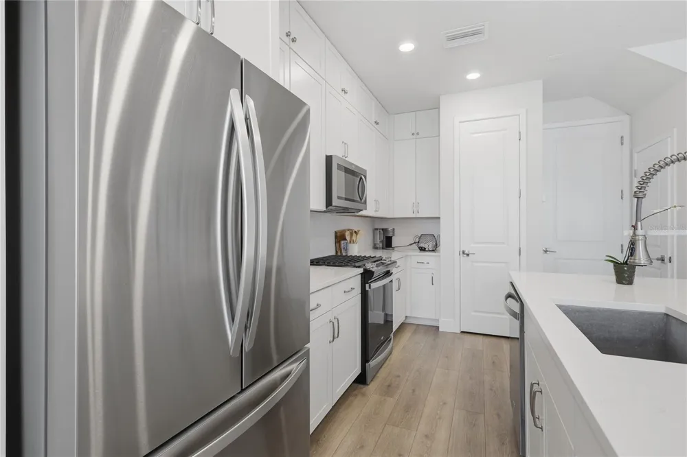 7221 SUTTON LANE Sarasota, FL 34240