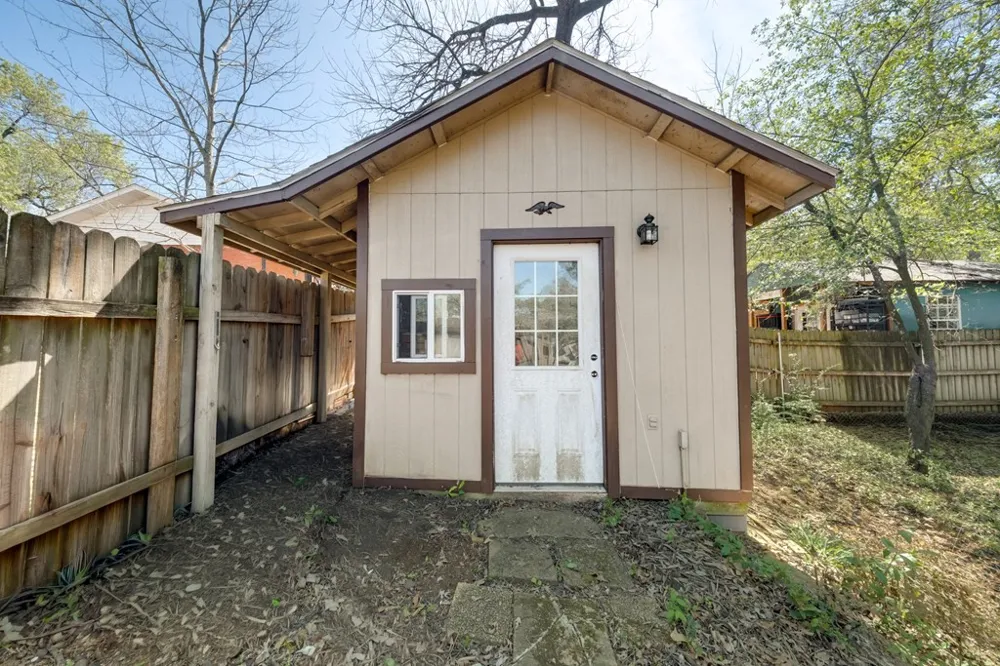 1112 Swanson Drive Palestine, TX 75801
