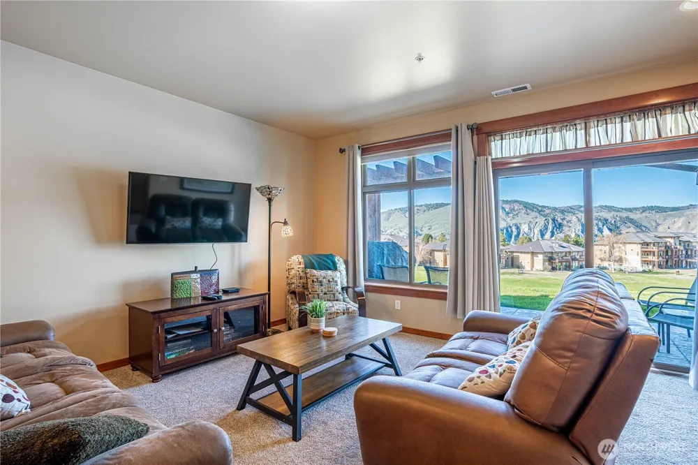 123 Red Hawk Drive Orondo, WA 98843