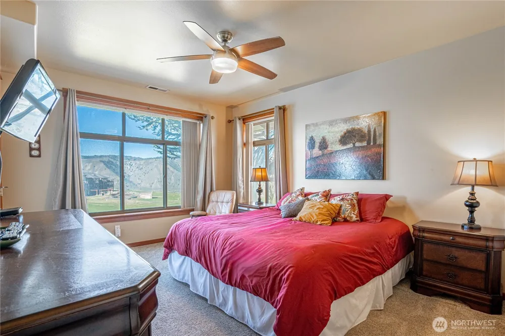 123 Red Hawk Drive Orondo, WA 98843