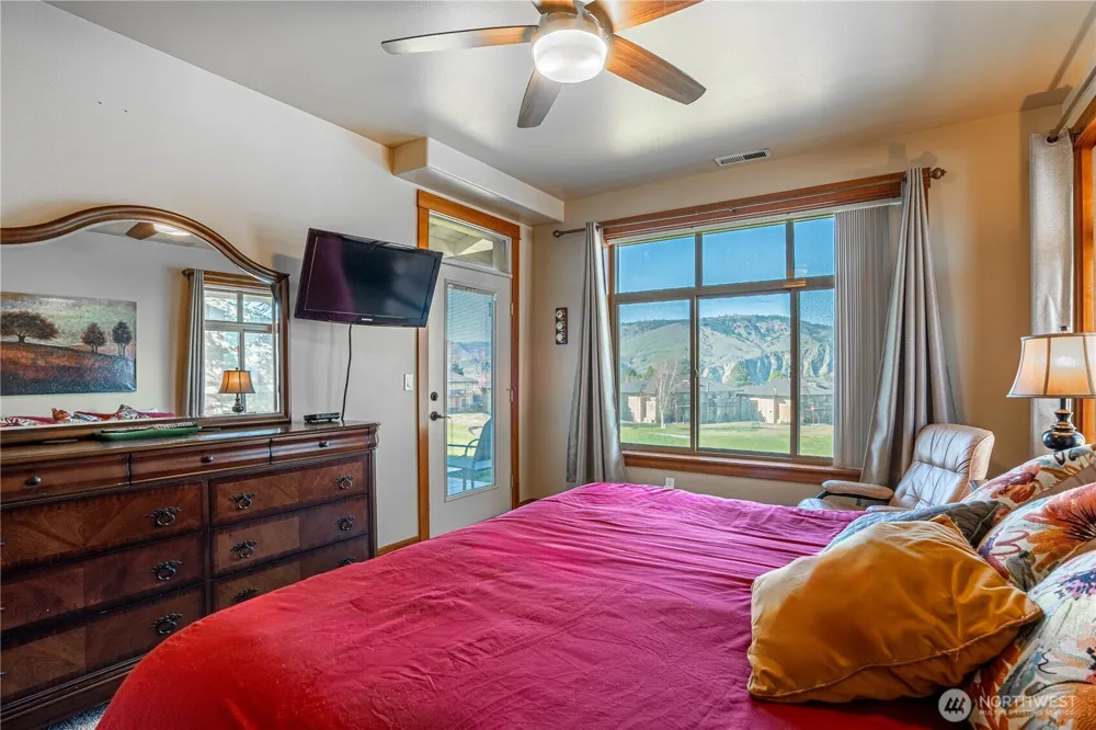 123 Red Hawk Drive Orondo, WA 98843