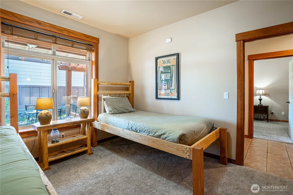 123 Red Hawk Drive Orondo, WA 98843