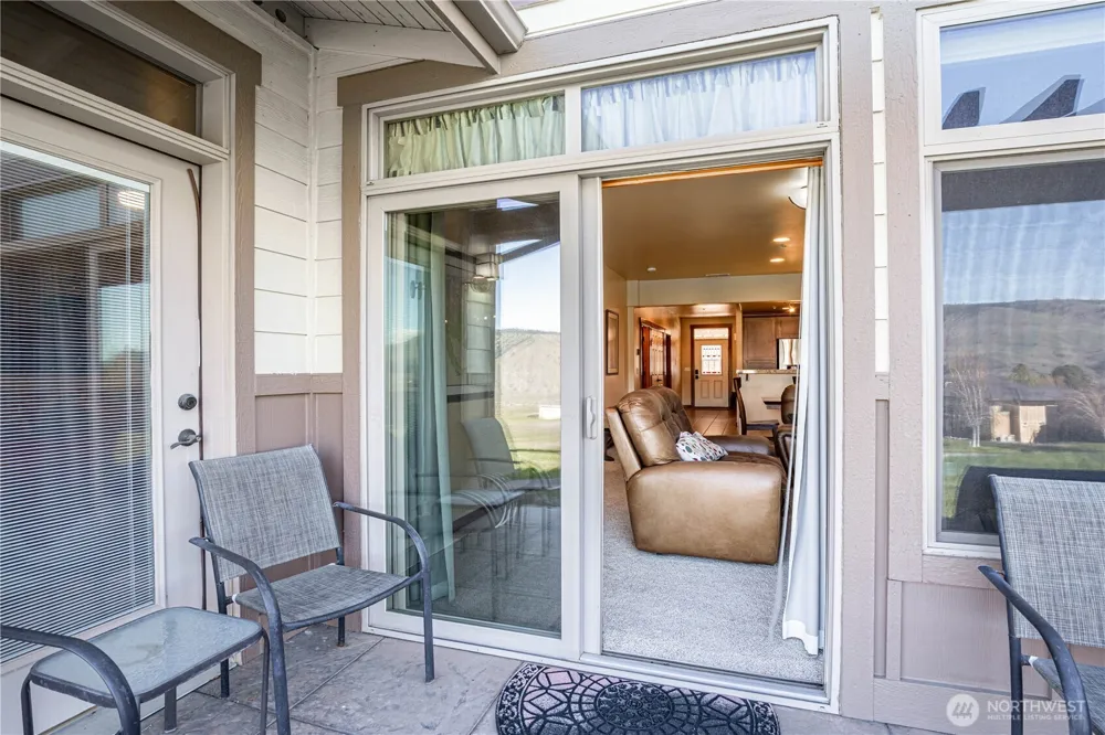 123 Red Hawk Drive Orondo, WA 98843