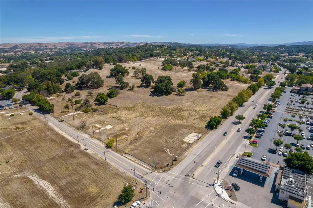2115 El Camino Real Atascadero, CA 93422