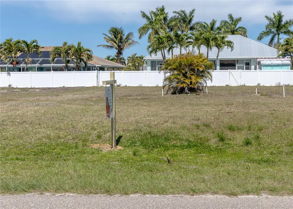 2115 SW 30th St Cape Coral, FL 33914