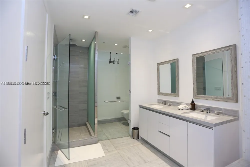 16901 Collins Ave #904 Sunny Isles Beach, FL 33160