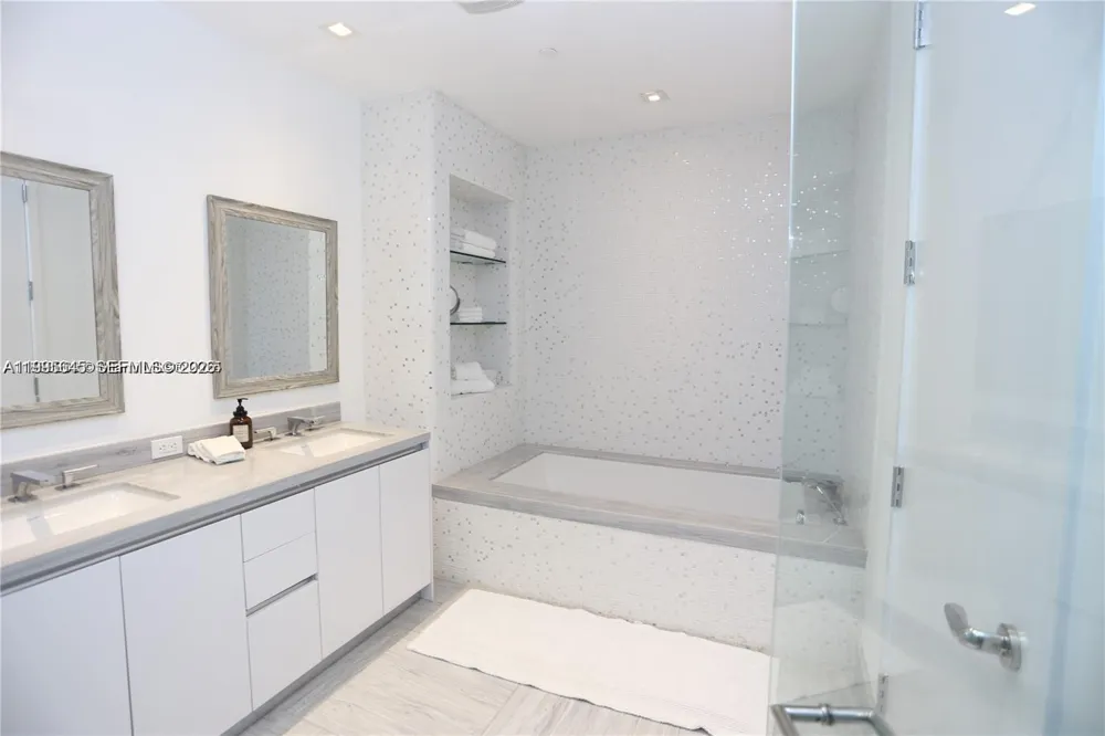 16901 Collins Ave #904 Sunny Isles Beach, FL 33160