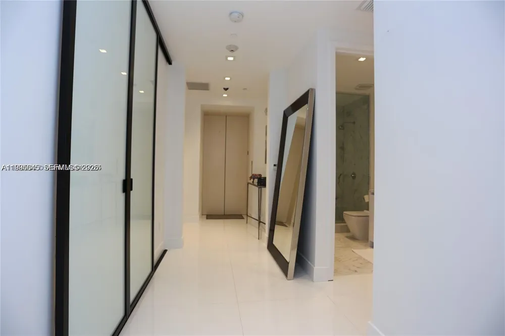 16901 Collins Ave #904 Sunny Isles Beach, FL 33160