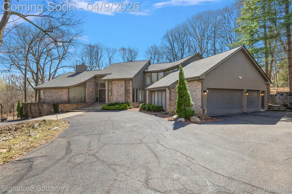 4650 Lahser Road Bloomfield Hills City, MI 48302
