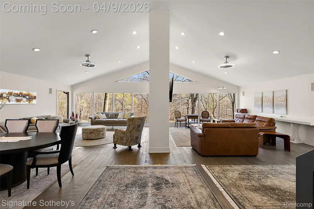 4650 Lahser Road Bloomfield Hills City, MI 48302