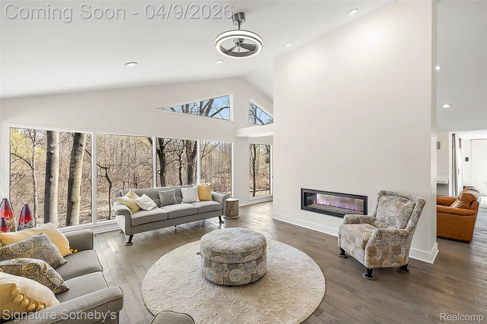 4650 Lahser Road Bloomfield Hills City, MI 48302