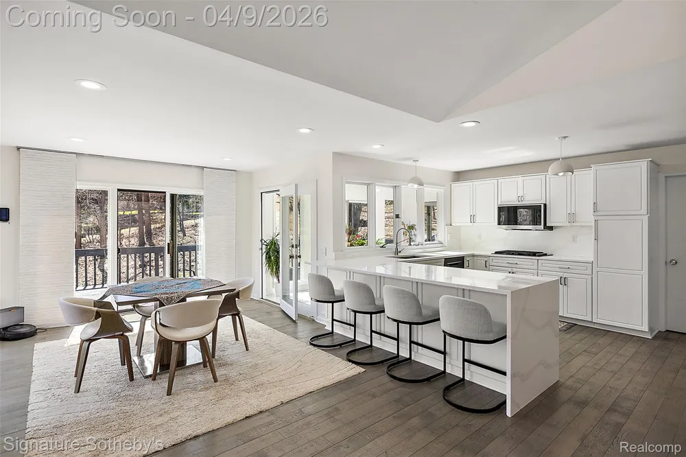 4650 Lahser Road Bloomfield Hills City, MI 48302