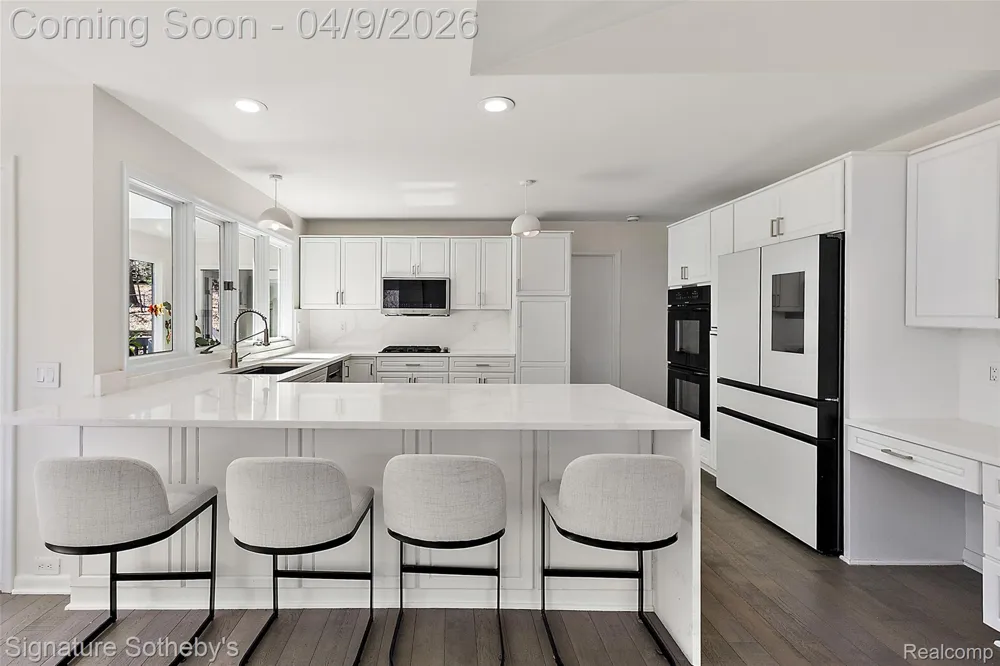 4650 Lahser Road Bloomfield Hills City, MI 48302