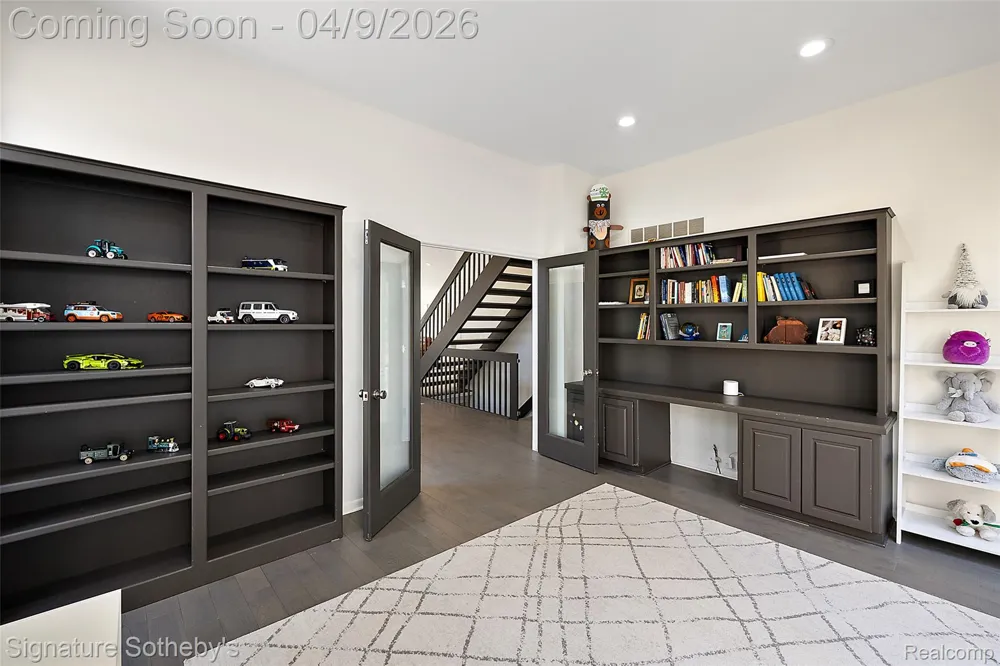 4650 Lahser Road Bloomfield Hills City, MI 48302