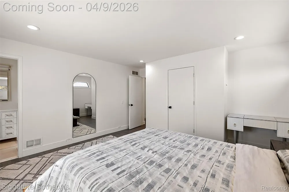 4650 Lahser Road Bloomfield Hills City, MI 48302