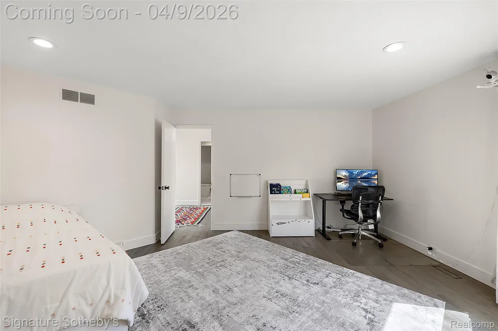 4650 Lahser Road Bloomfield Hills City, MI 48302