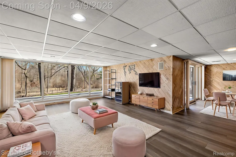4650 Lahser Road Bloomfield Hills City, MI 48302