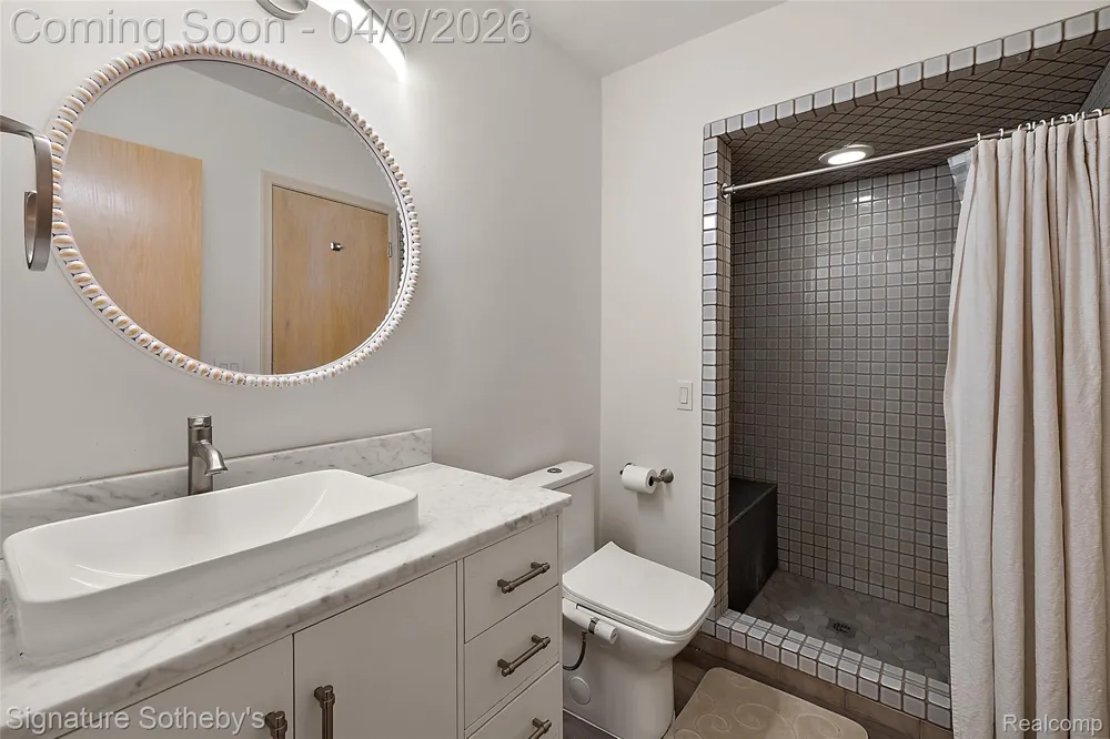 4650 Lahser Road Bloomfield Hills City, MI 48302