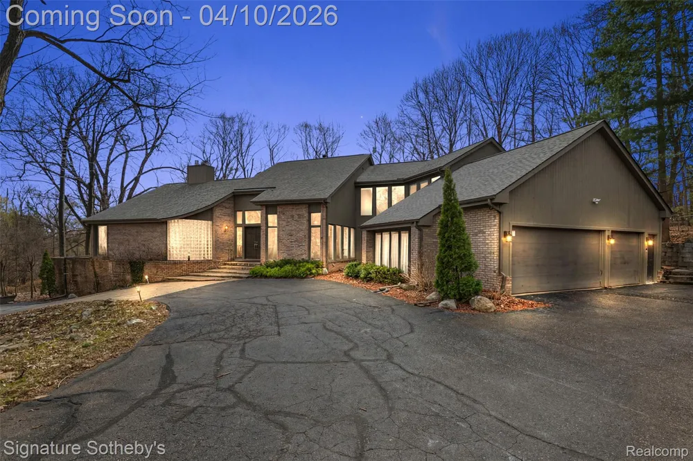 4650 Lahser Road Bloomfield Hills City, MI 48302