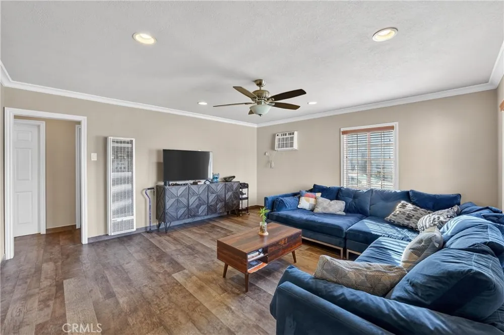 4049 Martin Luther King Jr Lynwood, CA 90262