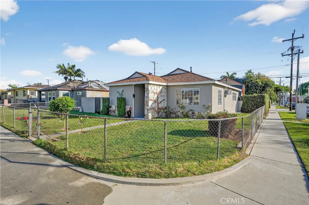 4049 Martin Luther King Jr Lynwood, CA 90262