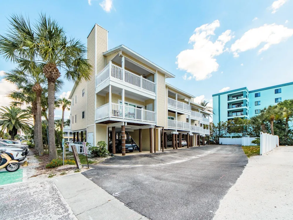 2406 GULF BOULEVARD #204 Indian Rocks Beach, FL 33785