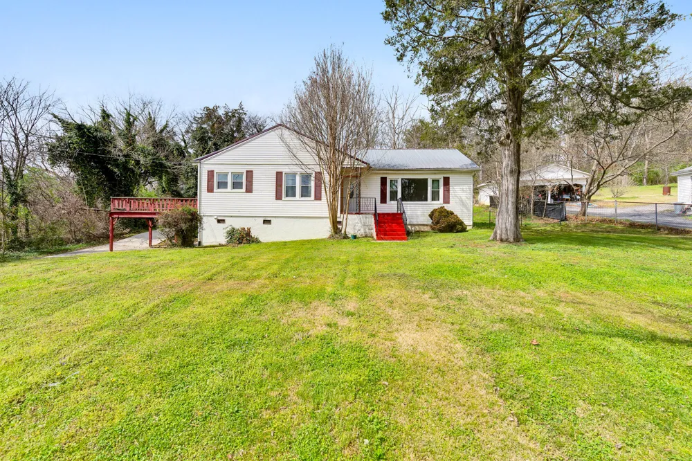 15465 Us 11 Highway Trenton, GA 30752