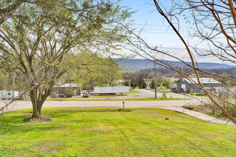 15465 Us 11 Highway Trenton, GA 30752