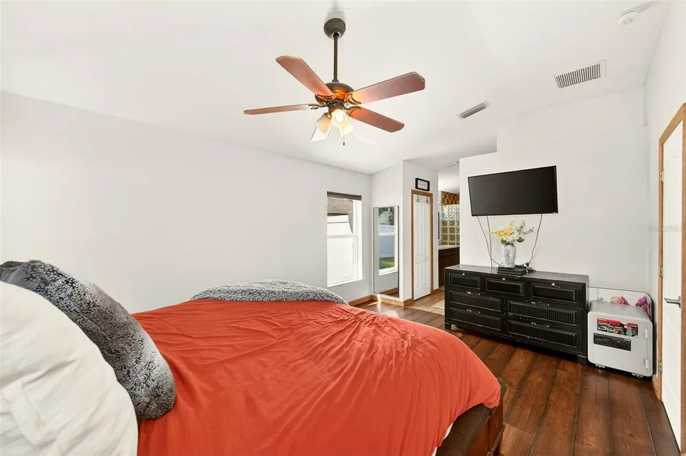 2927 HICKORY GROVE DRIVE Valrico, FL 33596