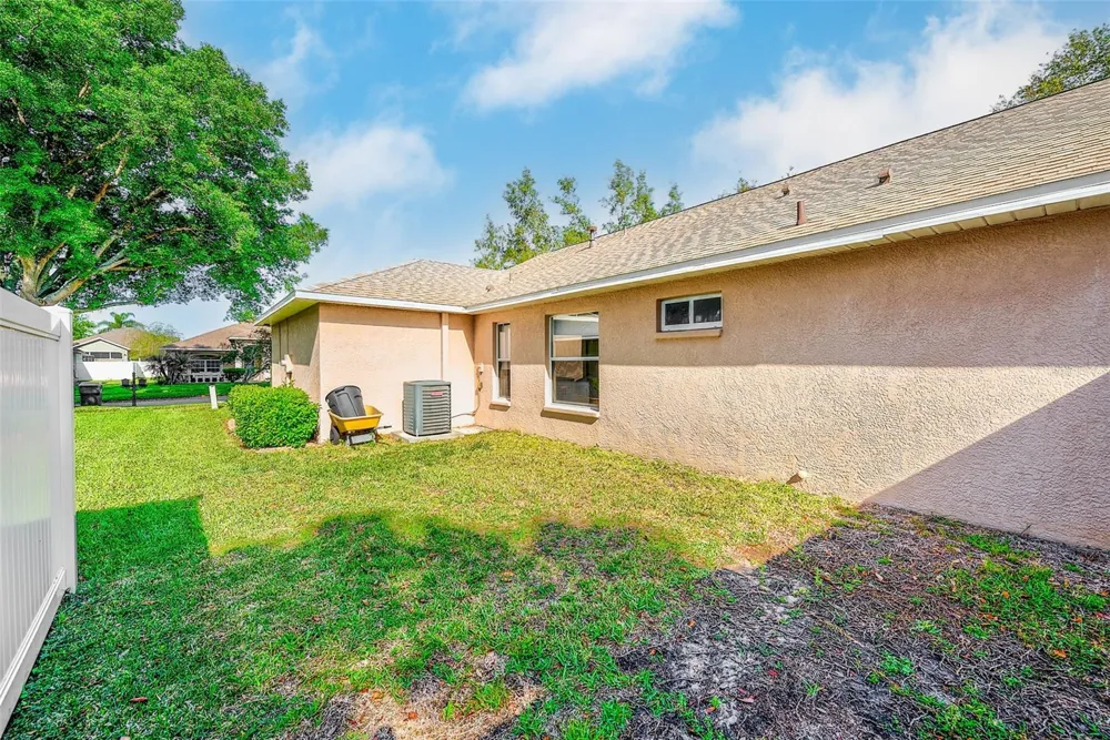 2927 HICKORY GROVE DRIVE Valrico, FL 33596