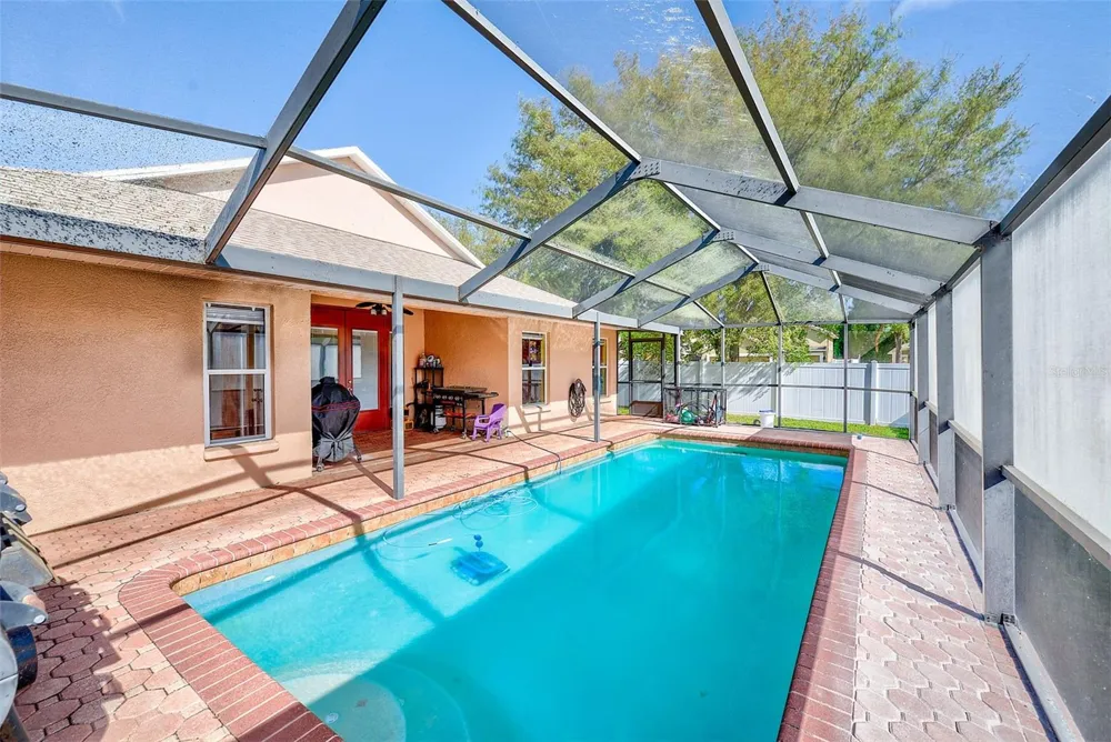 2927 HICKORY GROVE DRIVE Valrico, FL 33596