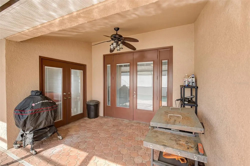 2927 HICKORY GROVE DRIVE Valrico, FL 33596