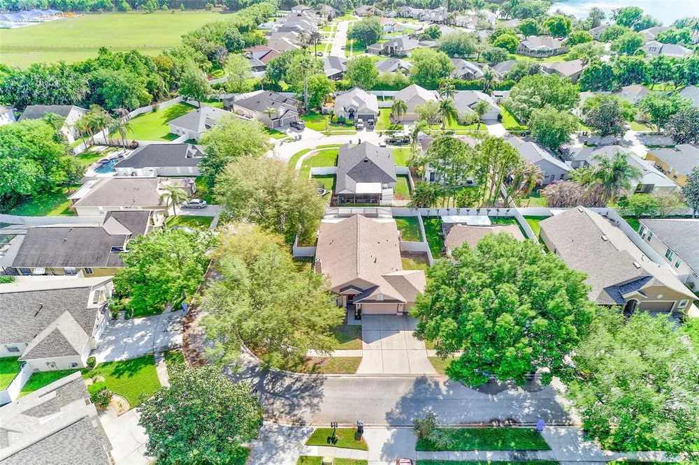 2927 HICKORY GROVE DRIVE Valrico, FL 33596