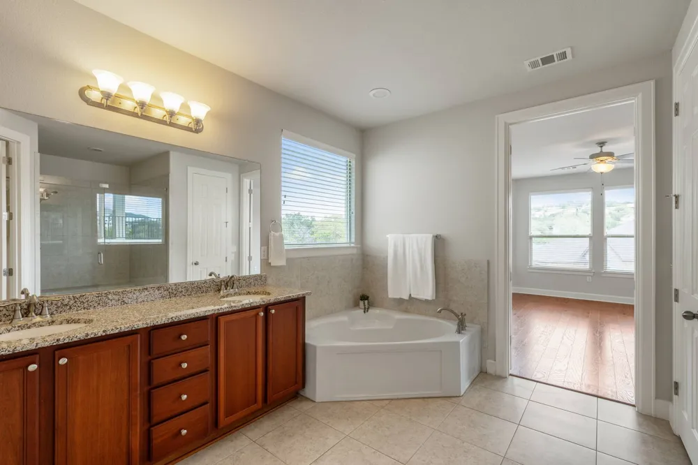 3516 Venezia View Leander, TX 78641