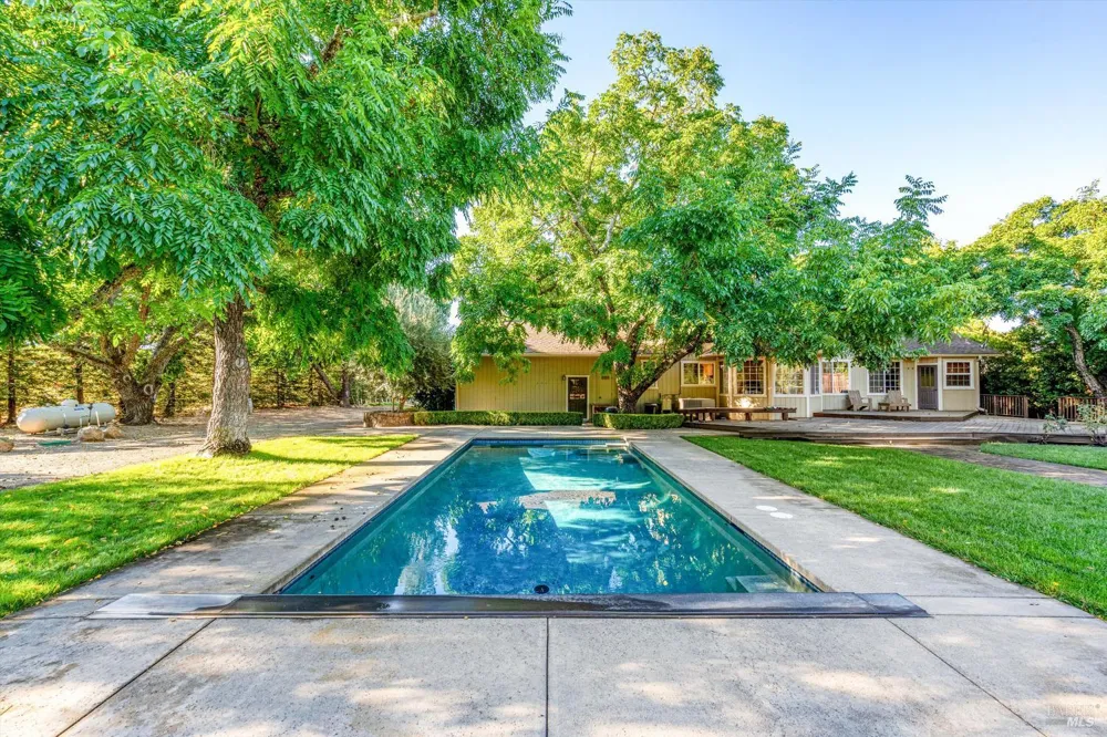 20 Rosedale Road Calistoga, CA 94515